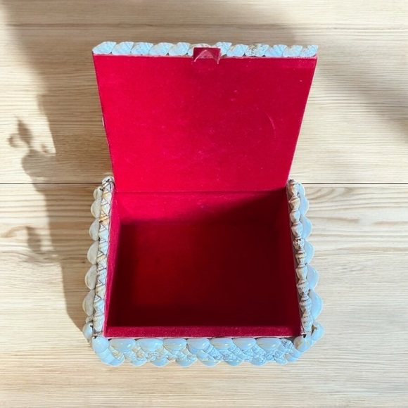 Vintage Hand Crafted Embellished Wood box Various Shapes-Sizes Sea Shells. - Picture 4 of 10